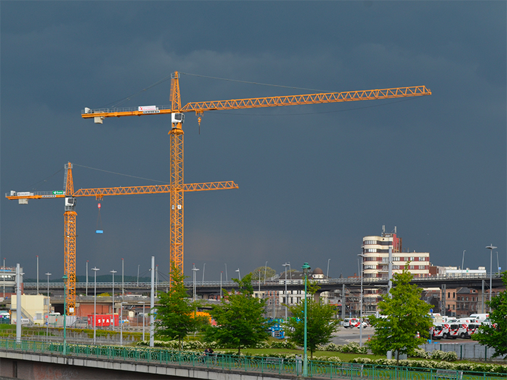 Une grue mobile à flèche télescopique