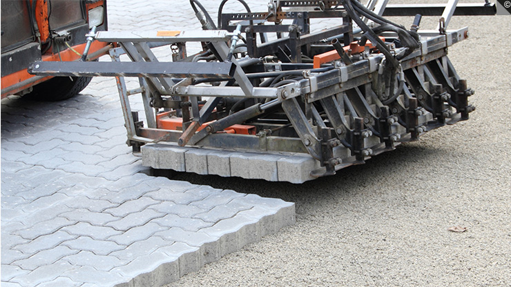 La pose mécanique de pavés